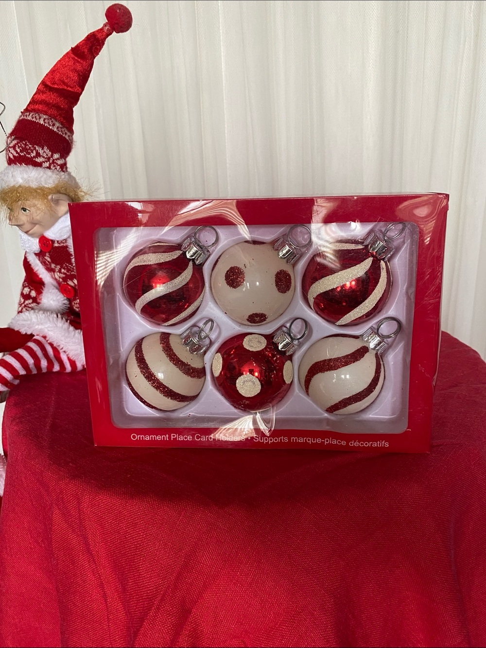 Y2K Holiday Place Card Holder Set - Red and Cream Decorative by Laura Secord